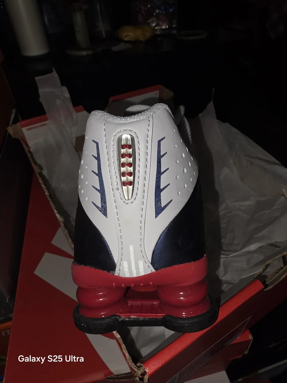 Nike Shox R4 Navy White Red Blue Sneakers. New In Box No Lid. 4Y/5.5W